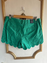 Load image into Gallery viewer, Medium/10 - green scallop shorts
