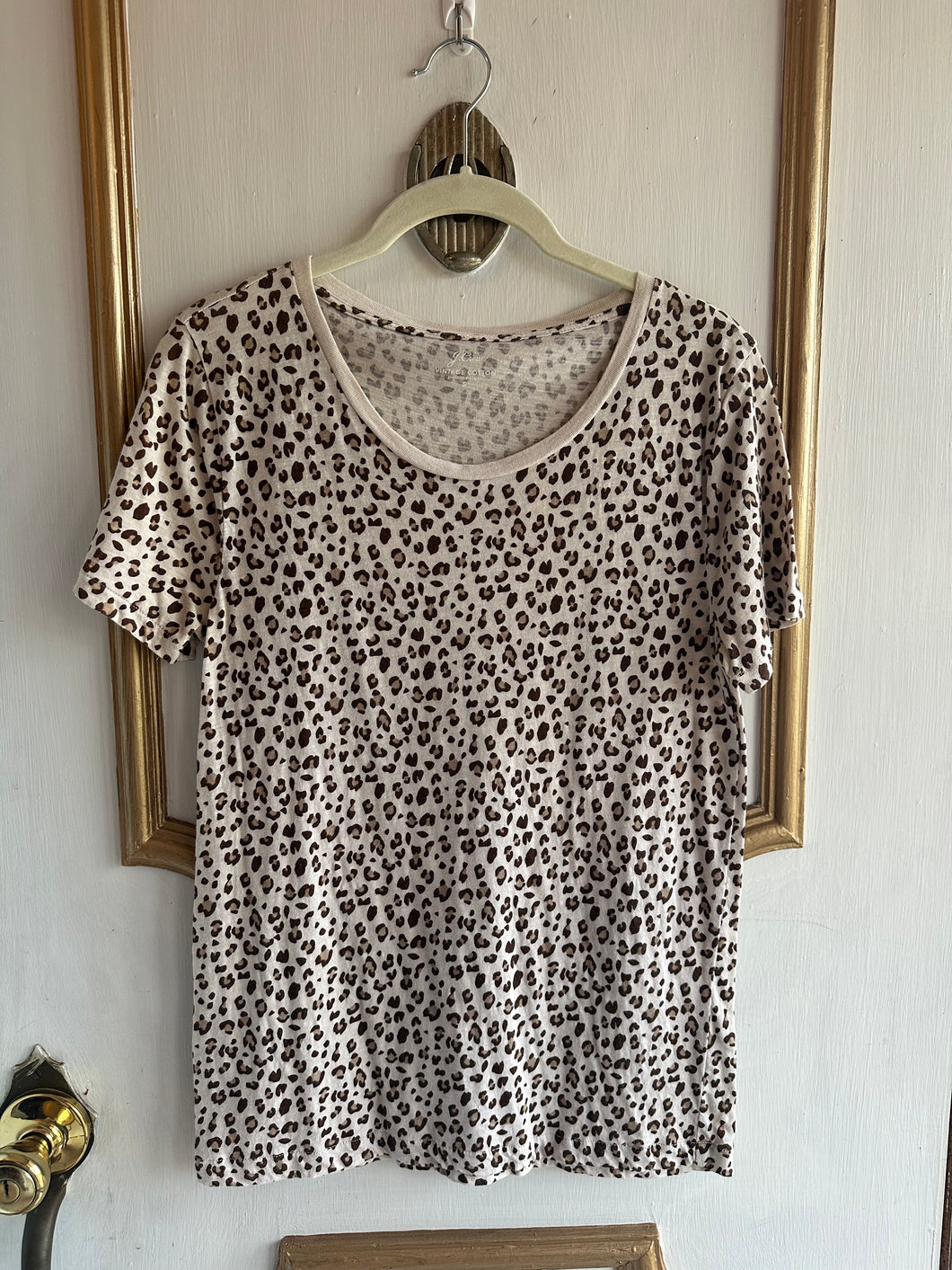 Small - cotton leopard tee