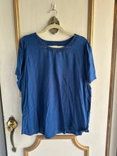 Load image into Gallery viewer, XL/XXL - Blue Tee with detail
