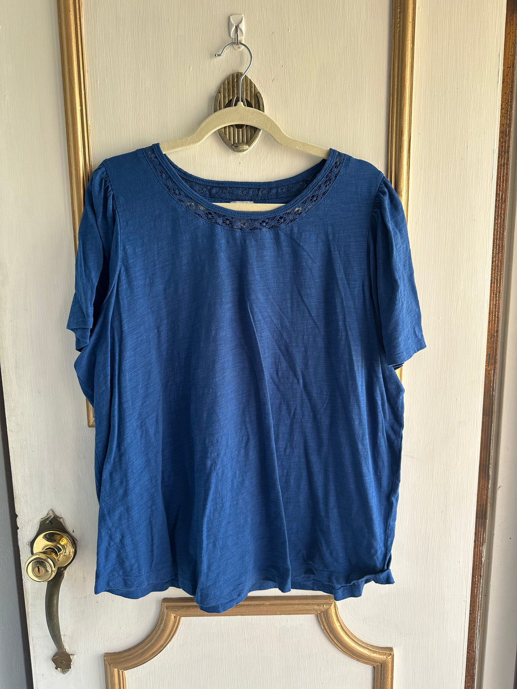 XL/XXL - Blue Tee with detail