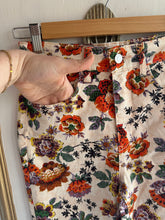 Load image into Gallery viewer, 4/26 - floral pant
