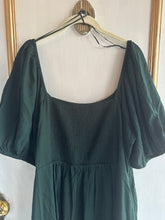 Load image into Gallery viewer, 2X - forest green puff sleeve dress
