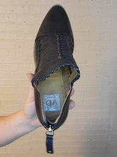 Load image into Gallery viewer, Size 7 - Dolce Vita booties
