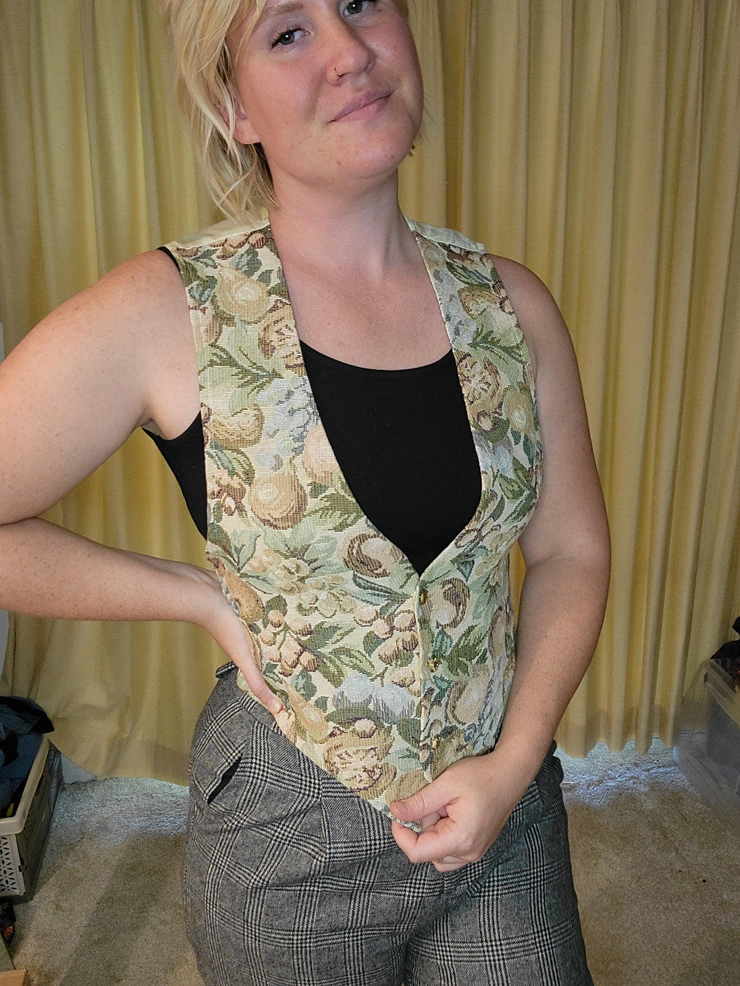 M/L - Tapestry Vest in Ivory