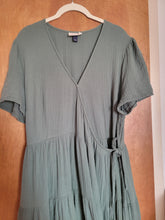 Load image into Gallery viewer, XL - Universal Thread Midi Wrap Dress
